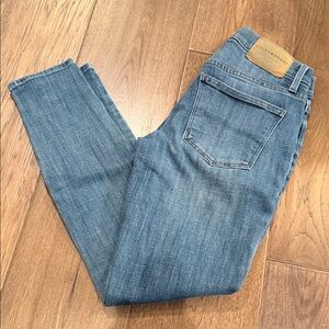 Lucky Brand Women’s Classic Straight Blue Jeans